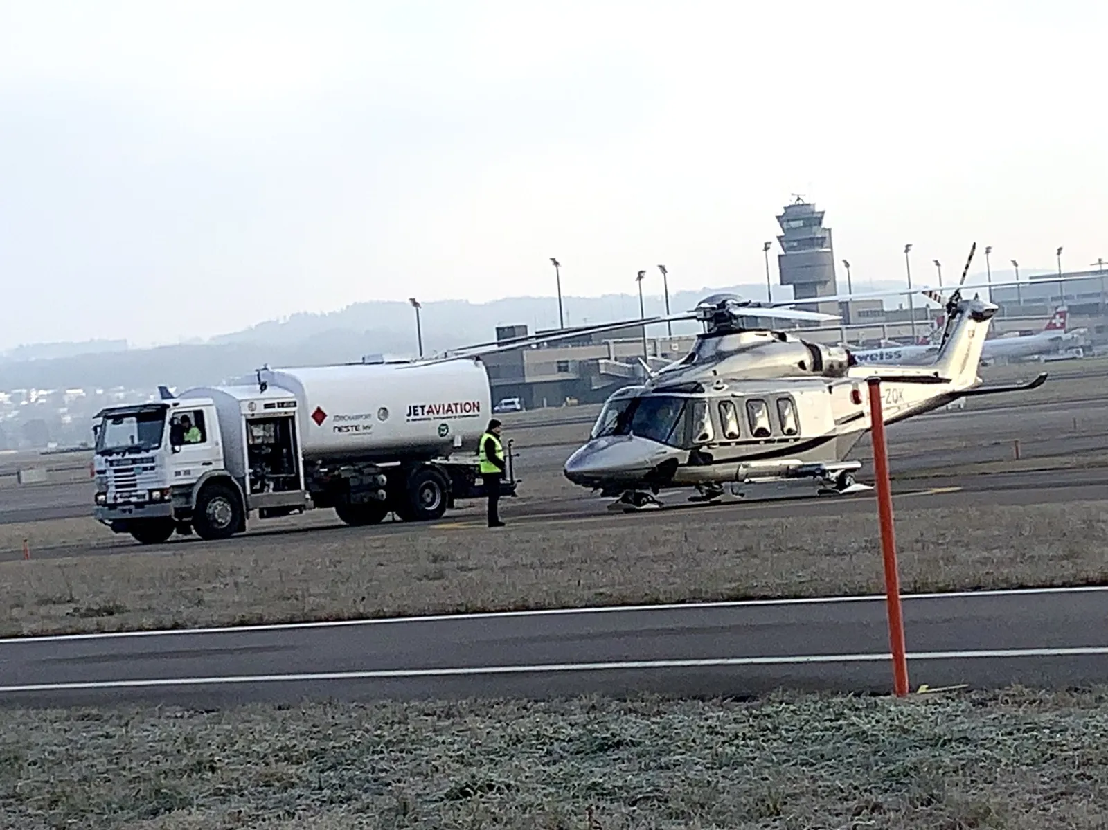 A VIP-configured Leonardo AW139 (HB-ZQK) at Zurich Airport, 2020: medium twin helicopters are the common choice for executive transport worldwide (Photo: Ank Kumar / Wikimedia Commons, CC BY-SA 4.0)
