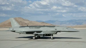 F-22, YFQ-44A Fury İnsansız Savaş Uçağını İlk Kez Kokpitten Yönetti